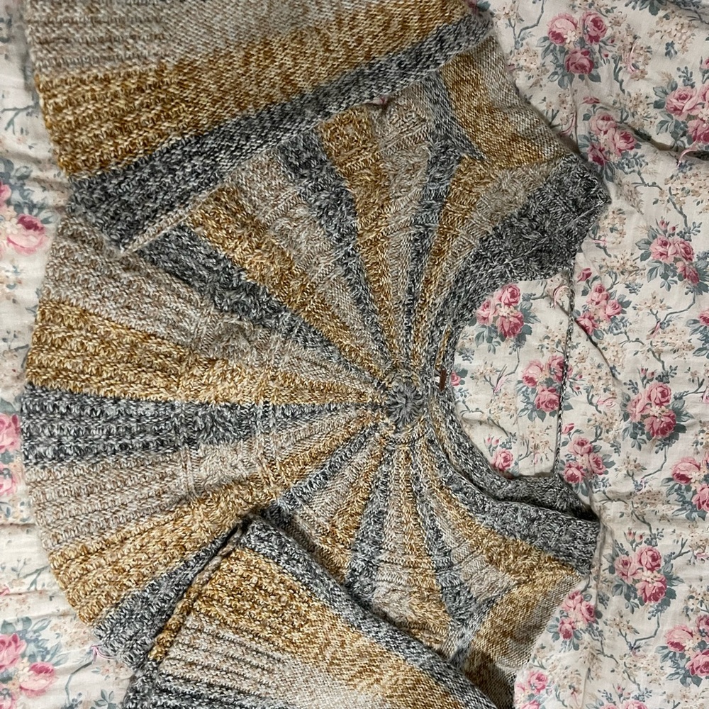 Free People L sweater poncho